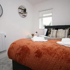  Apartment Spacious 2 Bedroom With Free Parking