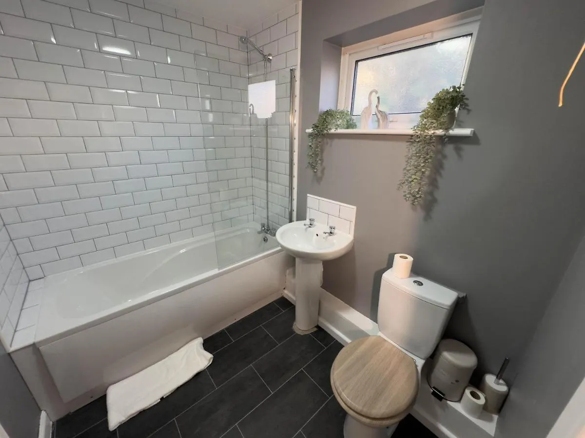 Thesiger Court Apartments - Free Private Parking - By Property Promise Cardiff United Kingdom