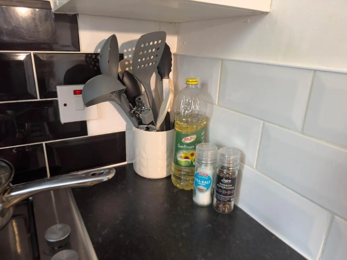 Thesiger Court Apartments - Free Private Parking - By Property Promise Cardiff